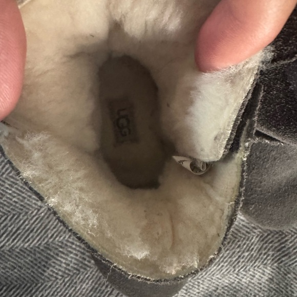 Ugg Grey Toddler Boots - Picture 4 of 7